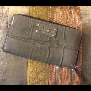 Kate Spade zippered wallet, green